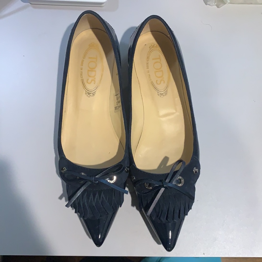 Tod’s pointy toe flat navy blue shoes